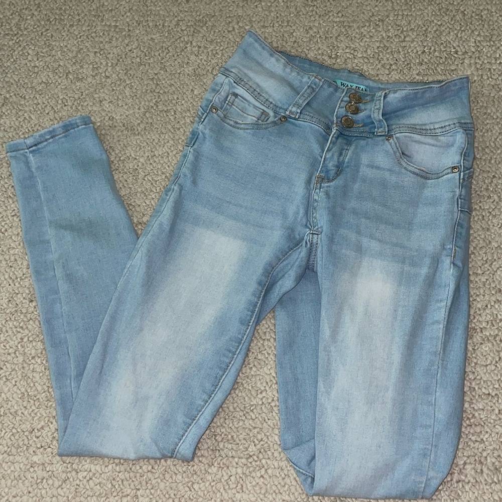 Size 1 Skinny Jeans Light Wash